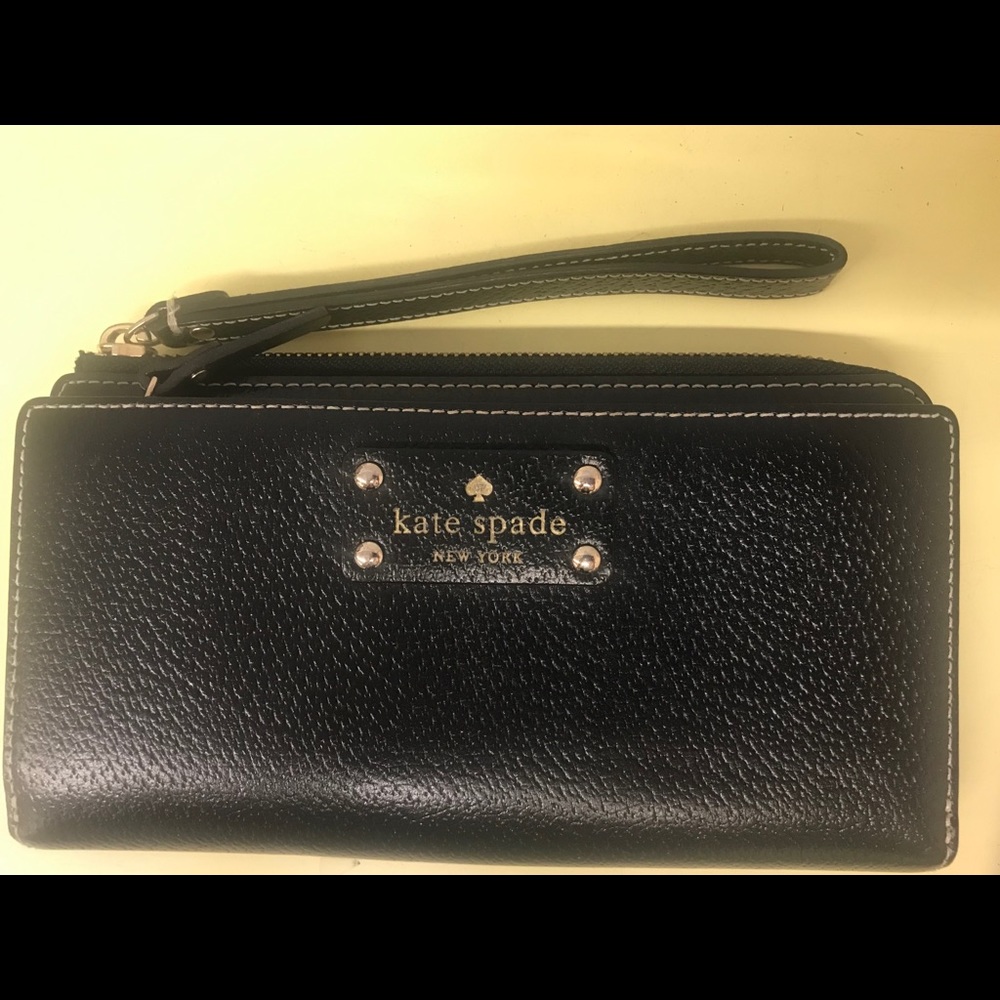 Black Kate Spade Tech wallet